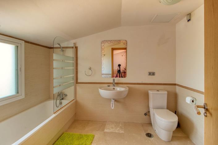 Image No.35-4 Bed Townhouse for sale