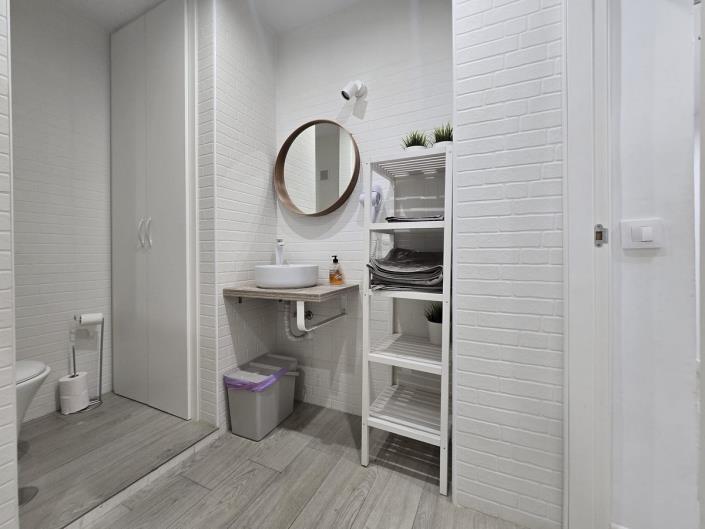 Image No.10-1 Bed Apartment for sale