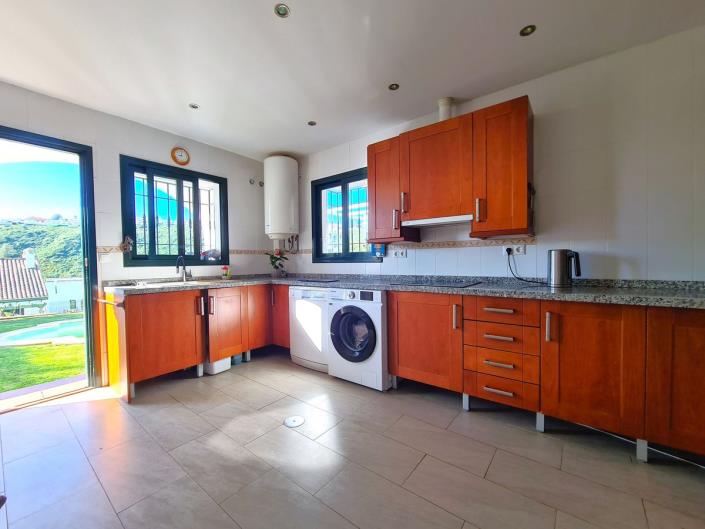 Image No.4-3 Bed Semi-Detached for sale