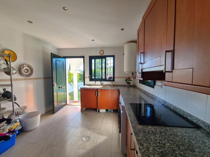 Image No.34-3 Bed Semi-Detached for sale