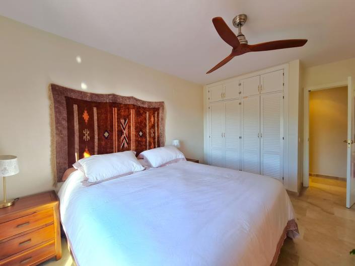 Image No.40-3 Bed Semi-Detached for sale