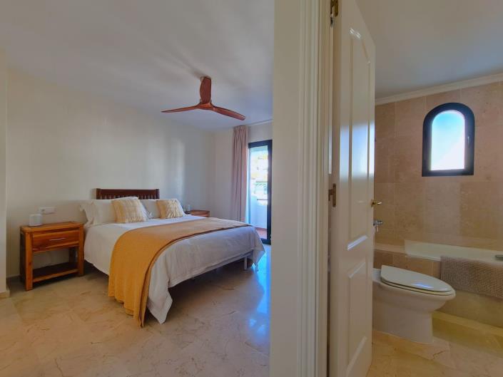 Image No.48-3 Bed Semi-Detached for sale