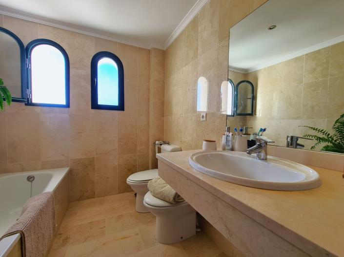 Image No.47-3 Bed Semi-Detached for sale