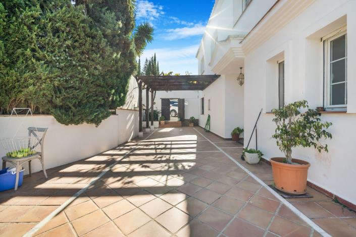 Image No.22-4 Bed Villa / Detached for sale