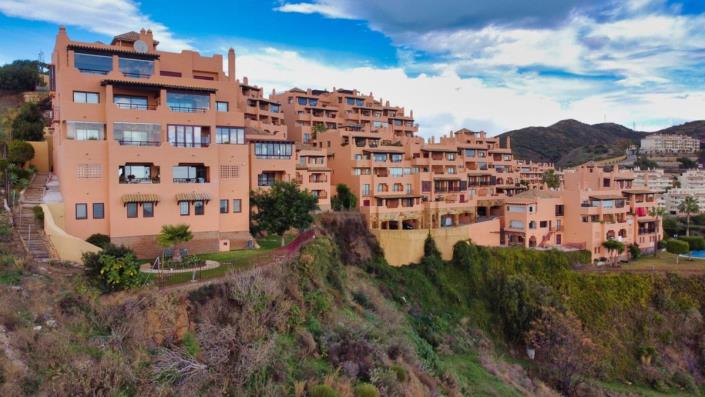 Image No.24-2 Bed Apartment for sale