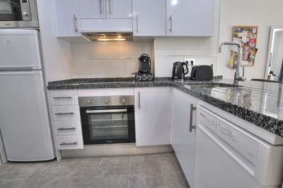 8-e64a9055bba3e77ac8aca3b893cdf826