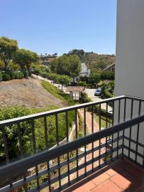 10-bb915d1cb19341576dcdc994b81ab9c5