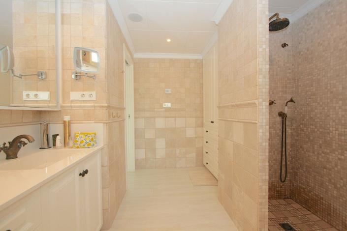 Image No.3-4 Bed Villa / Detached for sale