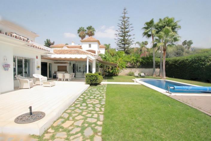 Image No.14-4 Bed Villa / Detached for sale