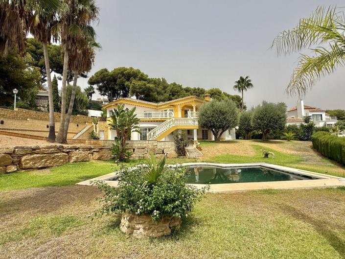 Image No.2-5 Bed Villa / Detached for sale