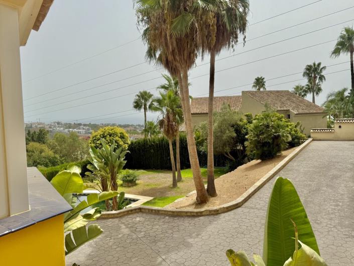 Image No.11-5 Bed Villa / Detached for sale