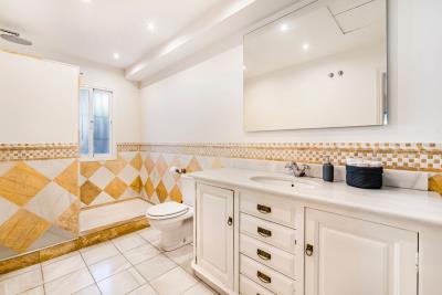 10-75bef5f12e72a6d65f05a48dacffbe42