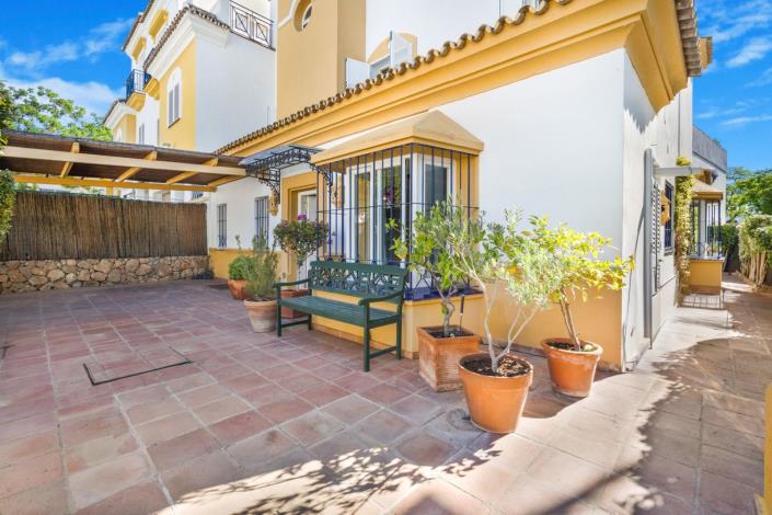 Image No.23-5 Bed Townhouse for sale