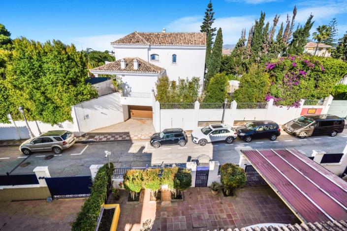 Image No.25-5 Bed Townhouse for sale