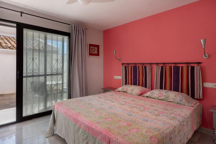 Image No.8-Jumelé de 4 chambres à vendre à Estepona