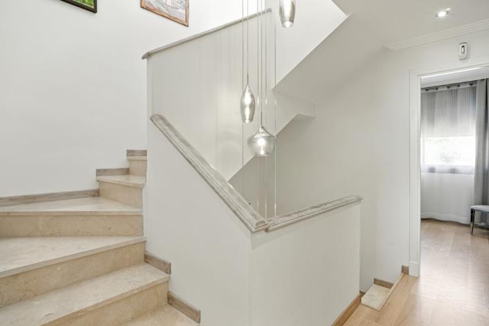 Image No.31-3 Bed Townhouse for sale