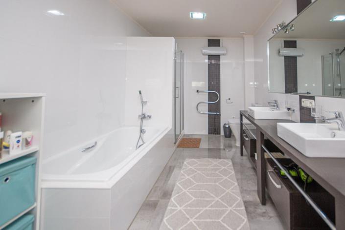 Image No.2-Villa de 4 chambres à vendre à La Mairena