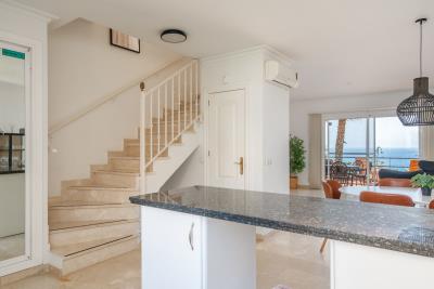 11-20939a0134ad724a8cb2a801094d15a4