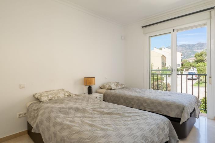 Image No.3-3 Bed Townhouse for sale