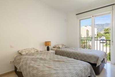 13-5fd73dea700db77384c091ca9818b1a9