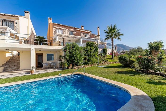 Image No.12-3 Bed Townhouse for sale