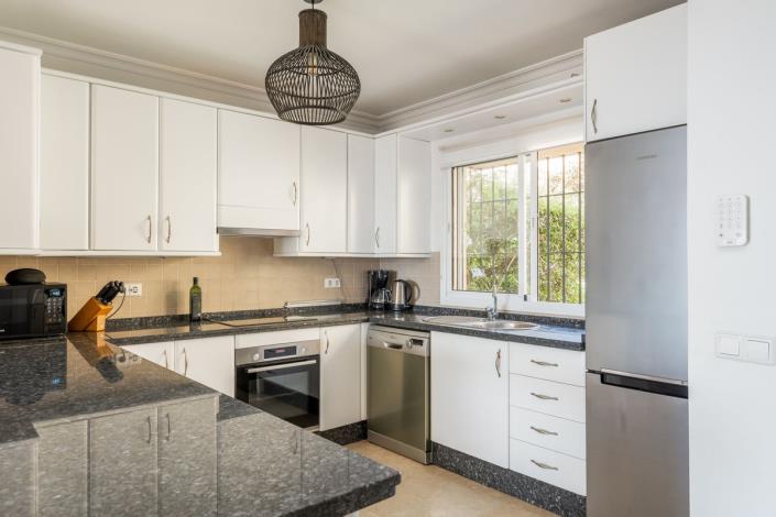 Image No.27-3 Bed Townhouse for sale