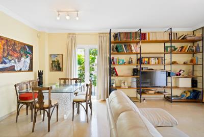 10-bb915d1cb19341576dcdc994b81ab9c5