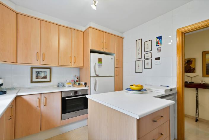 Image No.24-3 Bed Apartment for sale