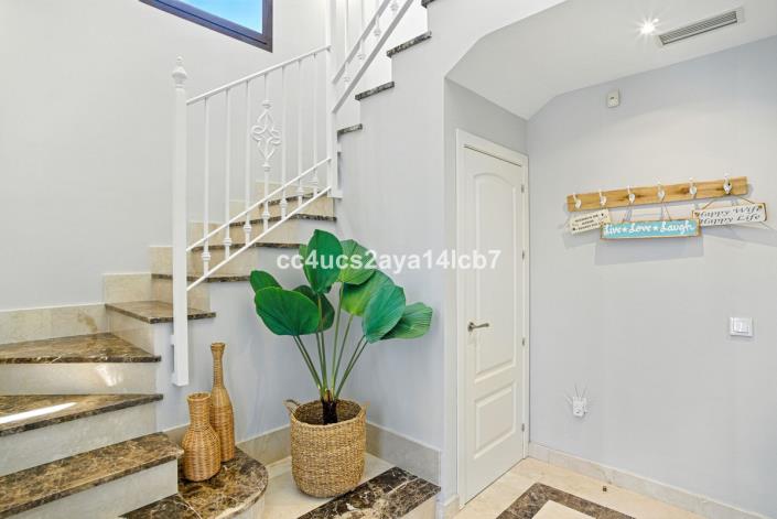 Image No.19-3 Bed Villa / Detached for sale