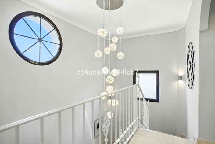 Image No.21-3 Bed Villa / Detached for sale