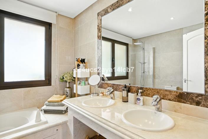 Image No.33-3 Bed Villa / Detached for sale