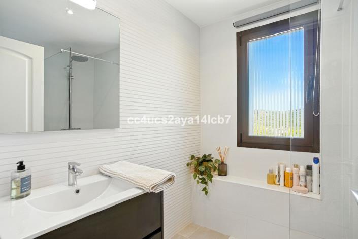 Image No.39-3 Bed Villa / Detached for sale