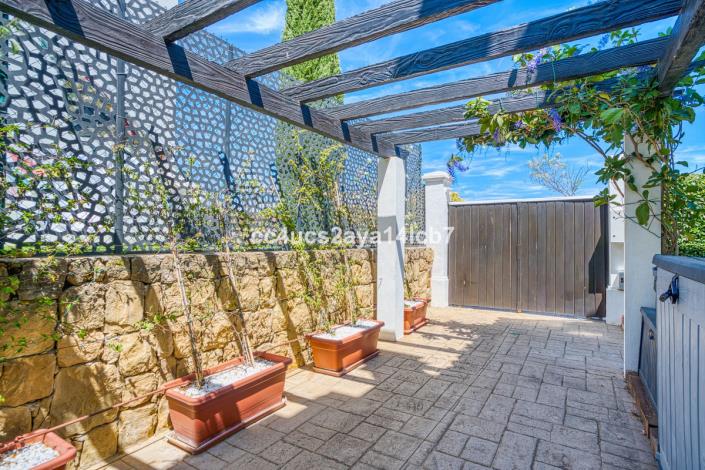 Image No.42-3 Bed Villa / Detached for sale