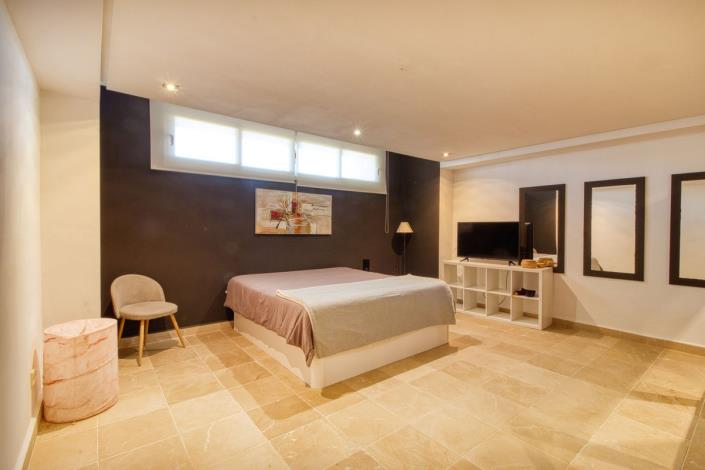 Image No.19-3 Bed Townhouse for sale