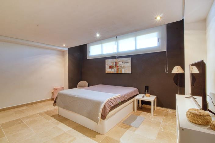 Image No.20-3 Bed Townhouse for sale