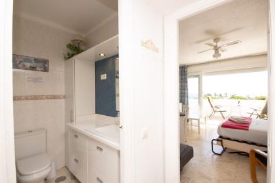 10-bb915d1cb19341576dcdc994b81ab9c5