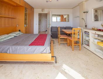 8-e64a9055bba3e77ac8aca3b893cdf826