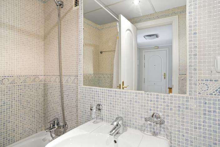 Image No.20-2 Bed Apartment for sale