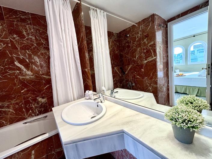 Image No.32-2 Bed Duplex for sale