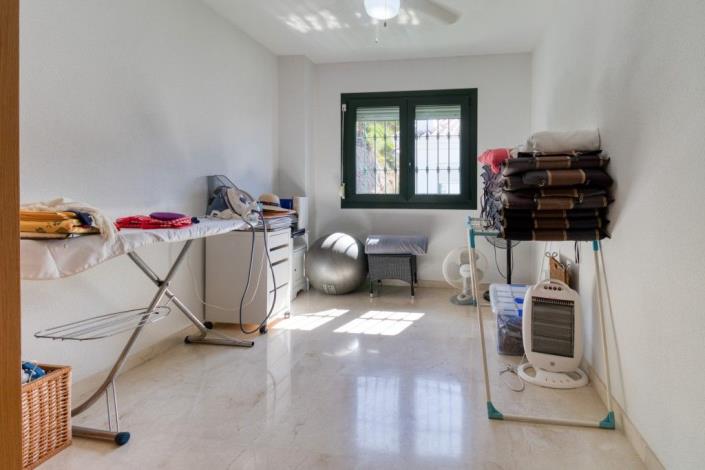 Image No.28-3 Bed Townhouse for sale