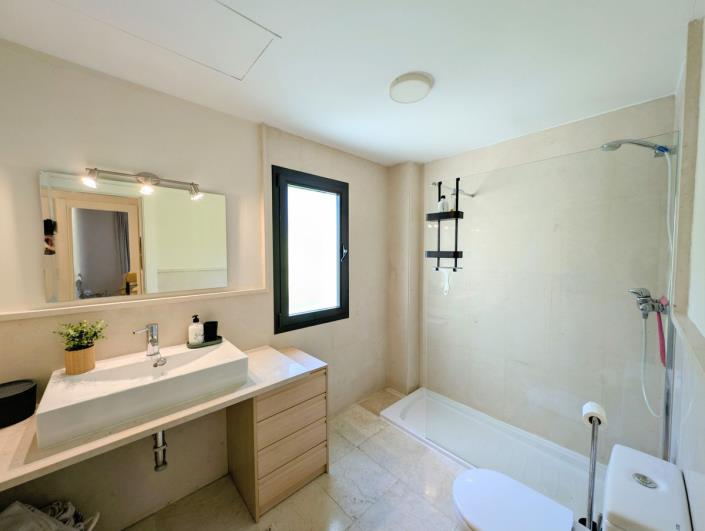 Image No.9-2 Bed Apartment for sale