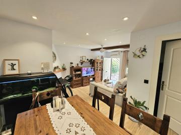 11-4d8aa6e612c0d8ce985b634e45aeea7a