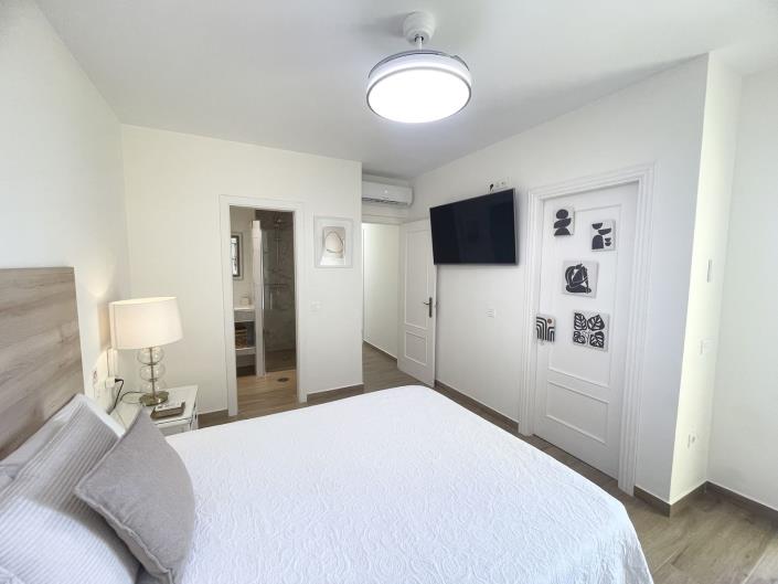 Image No.28-3 Bed Apartment for sale