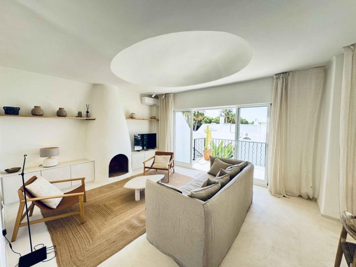 Image No.6-2 Bed Townhouse for sale