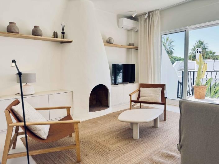 Image No.7-2 Bed Townhouse for sale