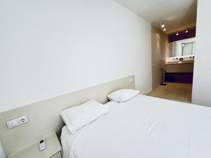 Image No.19-2 Bed Townhouse for sale