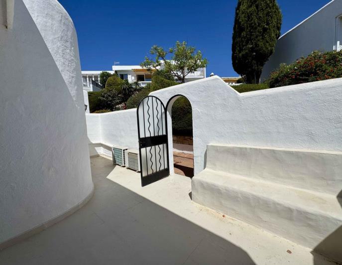 Image No.27-2 Bed Townhouse for sale