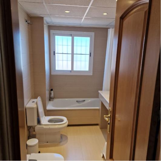 Image No.36-4 Bed Villa / Detached for sale