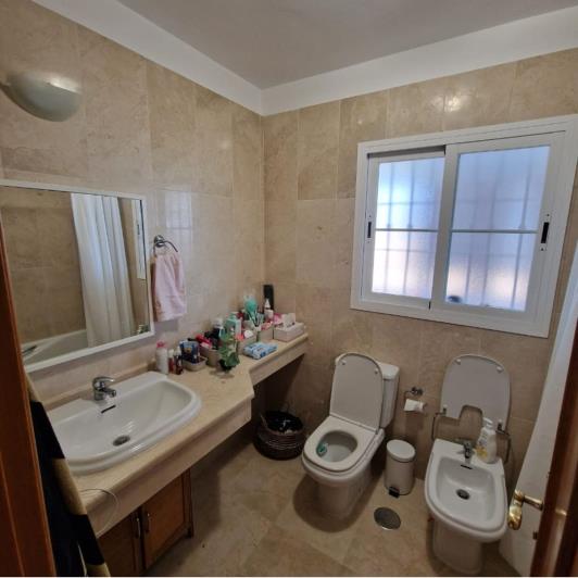 Image No.38-4 Bed Villa / Detached for sale