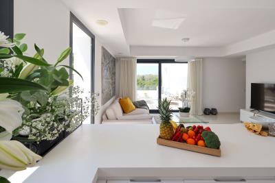 11-4d8aa6e612c0d8ce985b634e45aeea7a